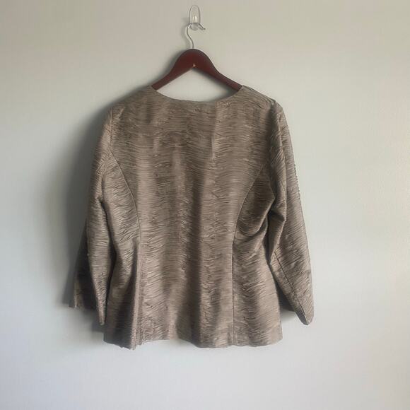 Eileen Fisher Ripple Bindu 100% Silk Textured Natural Beige Jacket Size Medium - Picture 4 of 6